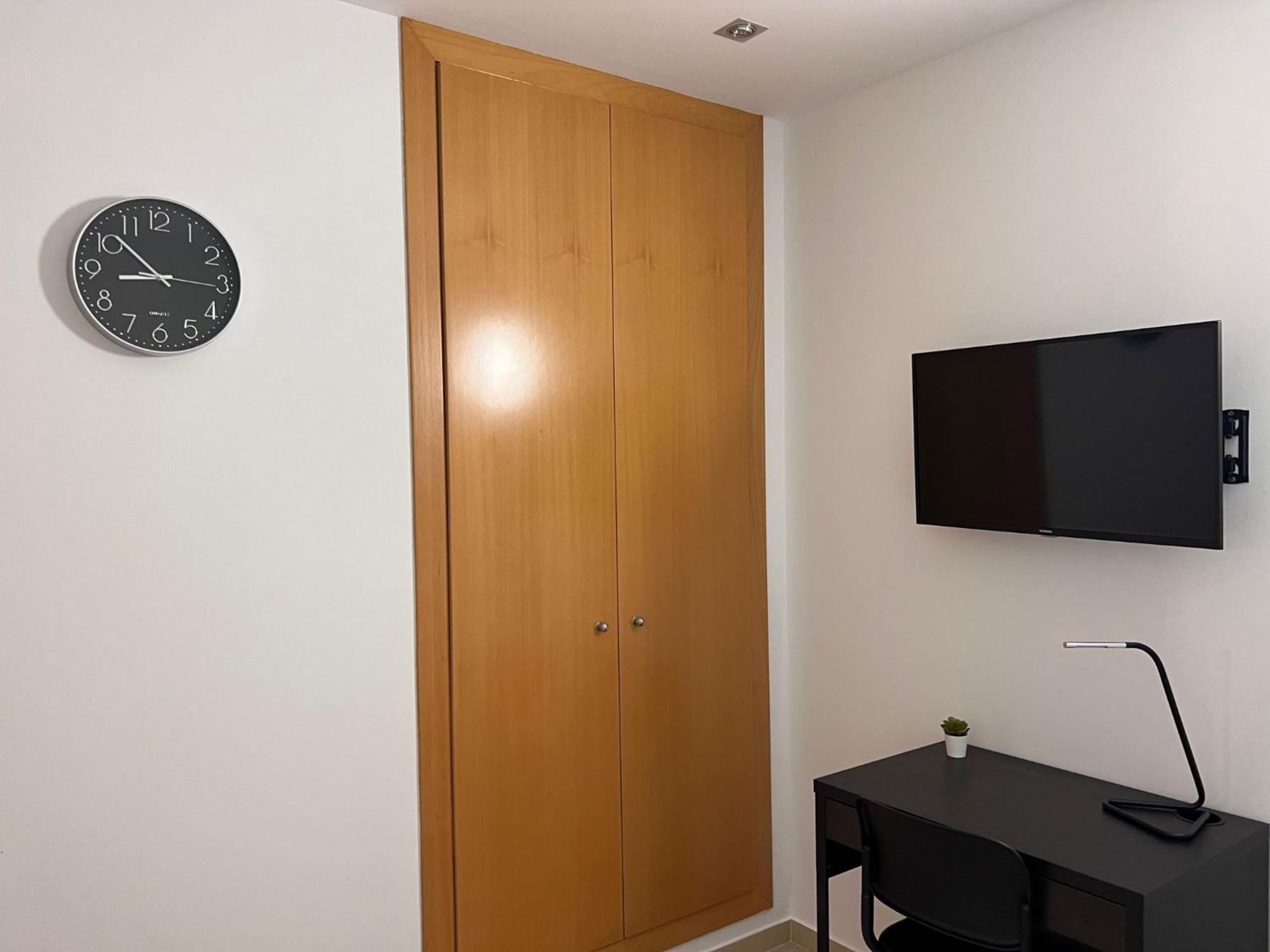 Fira Gran Via 2 - Private Rooms In A Shared Apartment - Habitaciones Privadas En Apartamento Compartido L’Hospitalet de Llobregat Zewnętrze zdjęcie