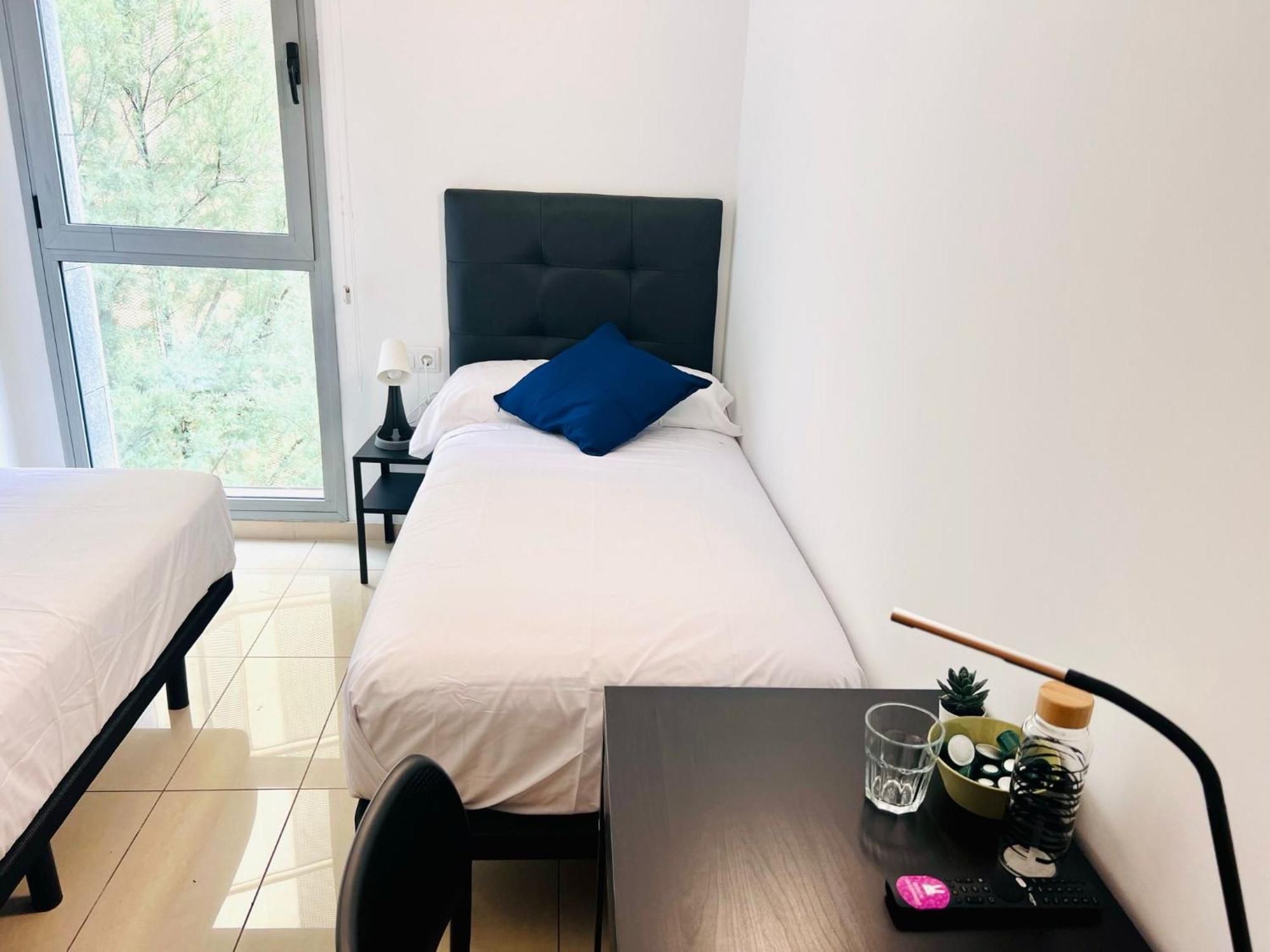 Fira Gran Via 2 - Private Rooms In A Shared Apartment - Habitaciones Privadas En Apartamento Compartido L’Hospitalet de Llobregat Zewnętrze zdjęcie